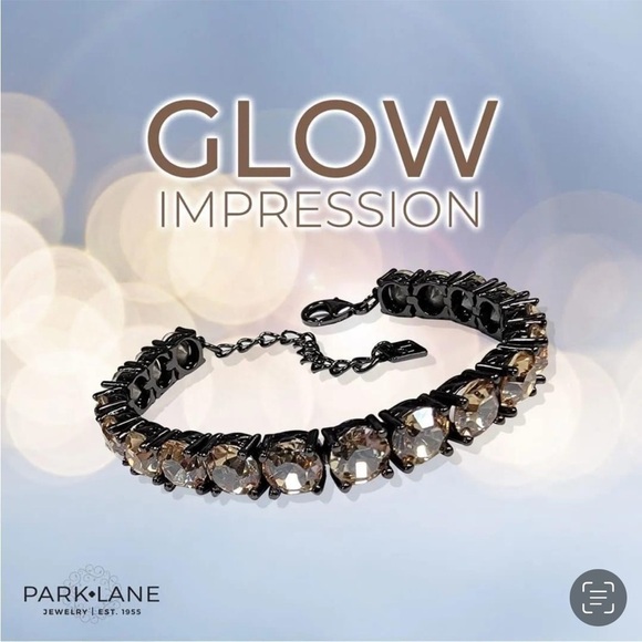 Glow Impression Bracelet - Picture 2 of 7